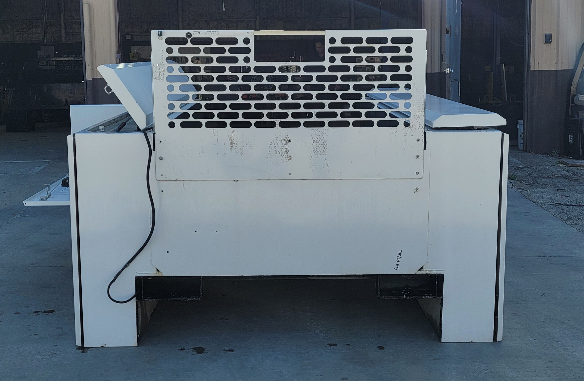 Stahl 8'2" Service Body w/ Service Bumper & Storage – UTIL-54
