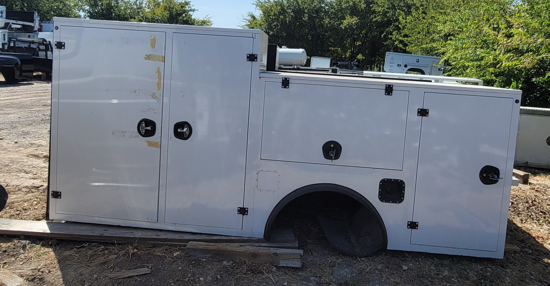 Freedom DRW 11' Crane Service Body – 97 3/4" Wide- UTIL-61