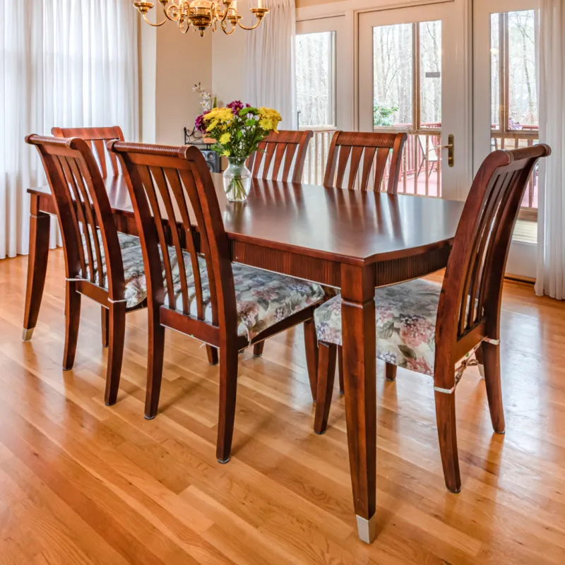 Marlowe Table