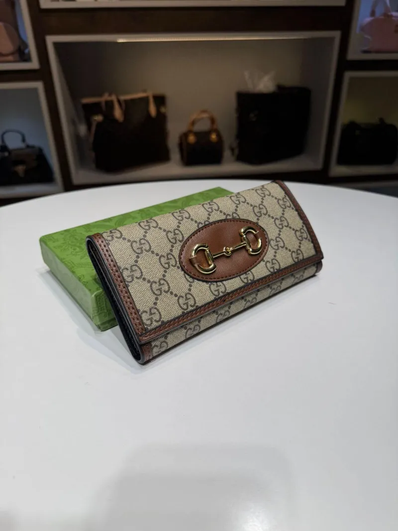 ecommerce.upsell.product_image_alt