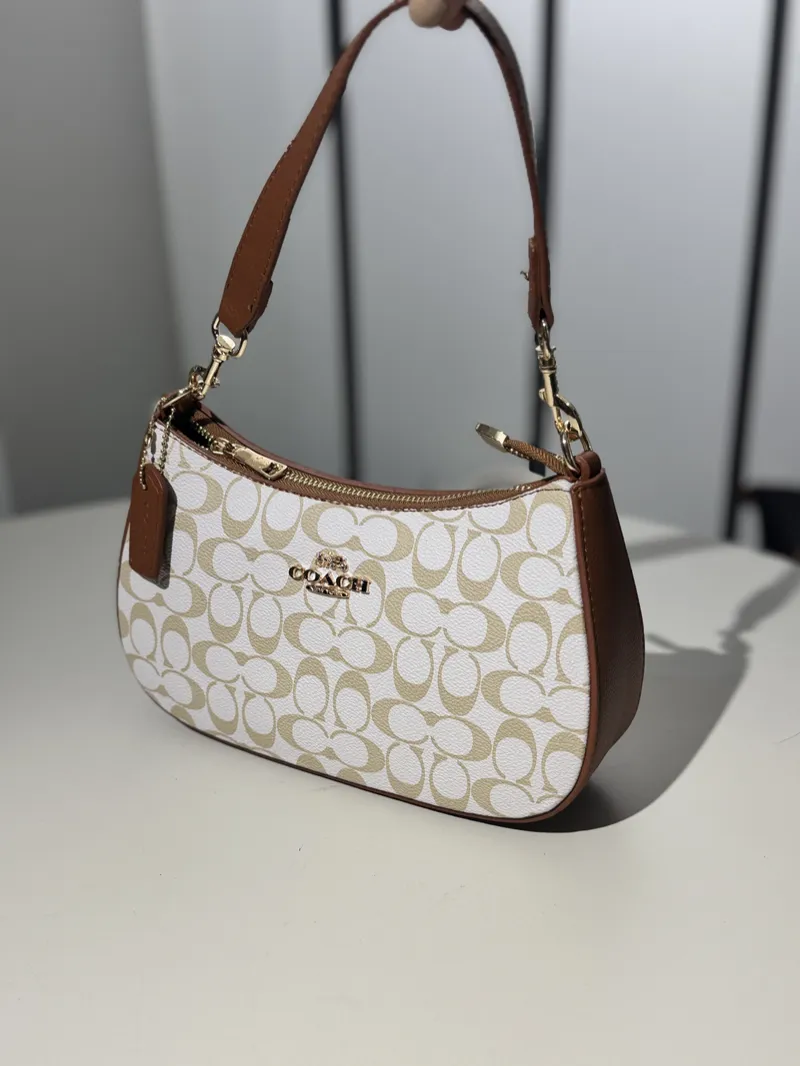 Coach - Shoulder Bag with a Strap 
