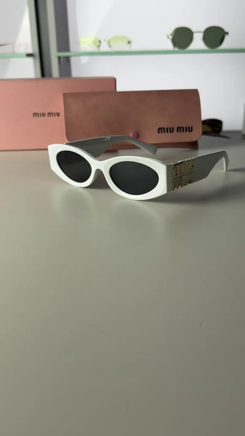 Miu Miu Cat eye 