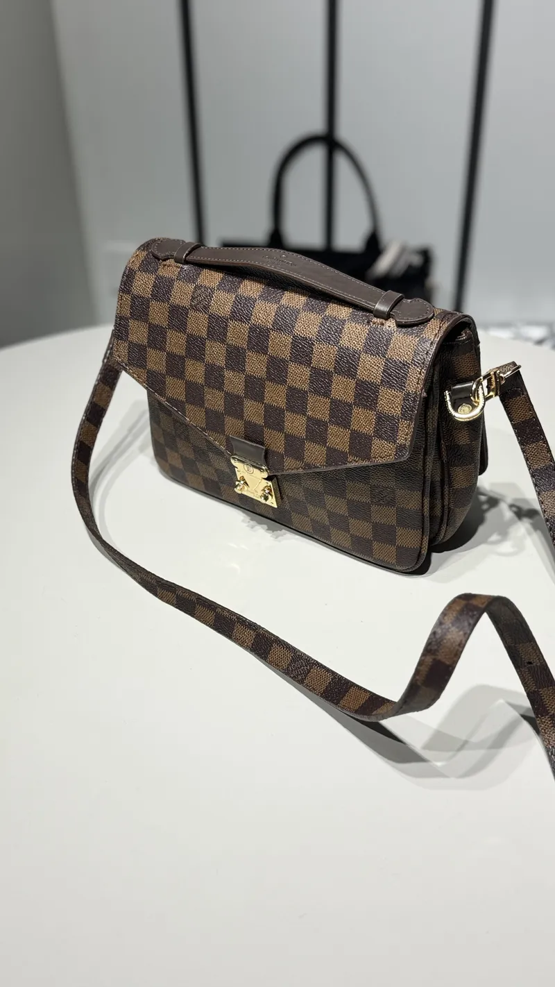 Louis Vuitton Pochette Metis 
