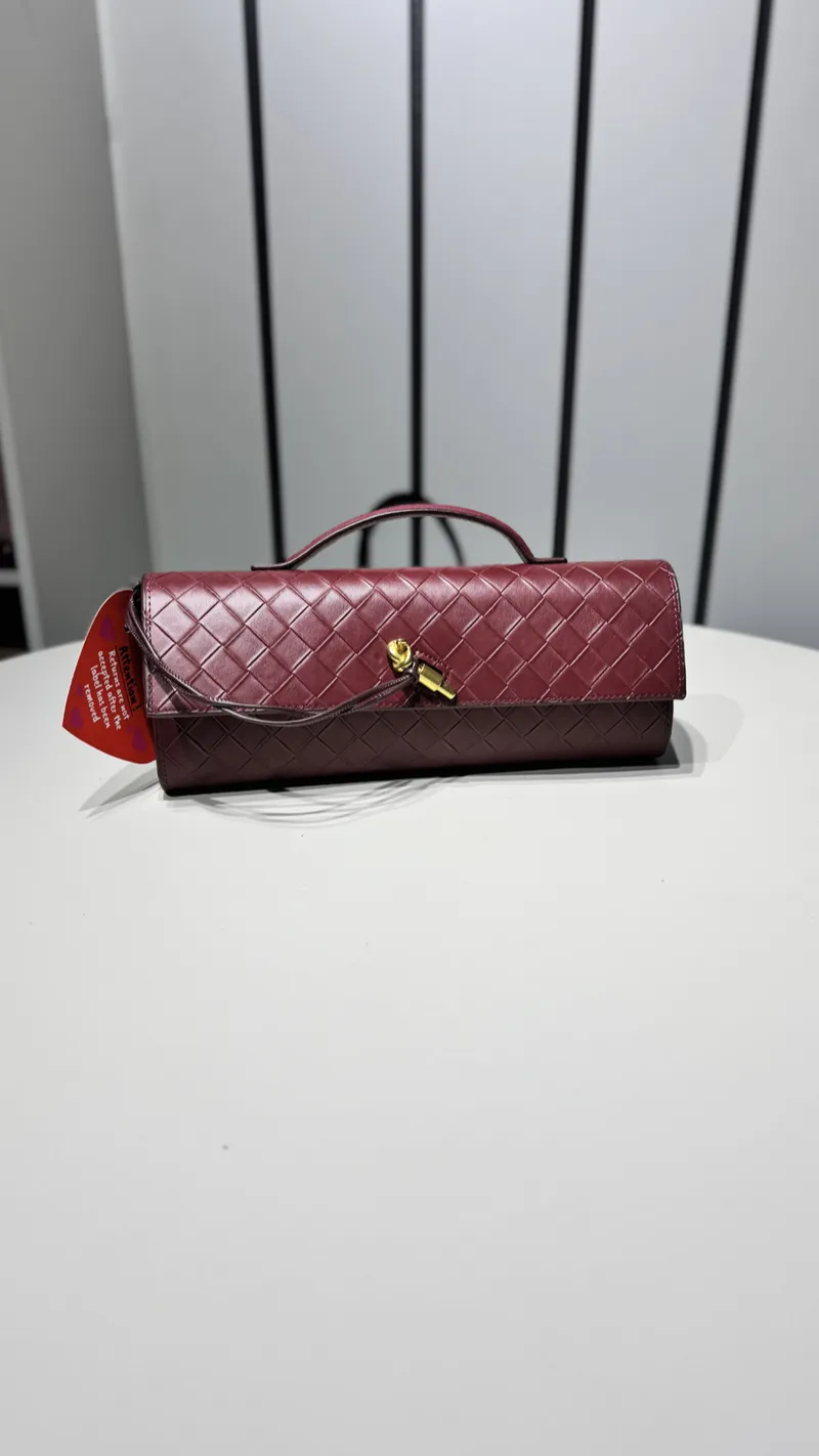 Bottega Veneta Andiamo Clutch