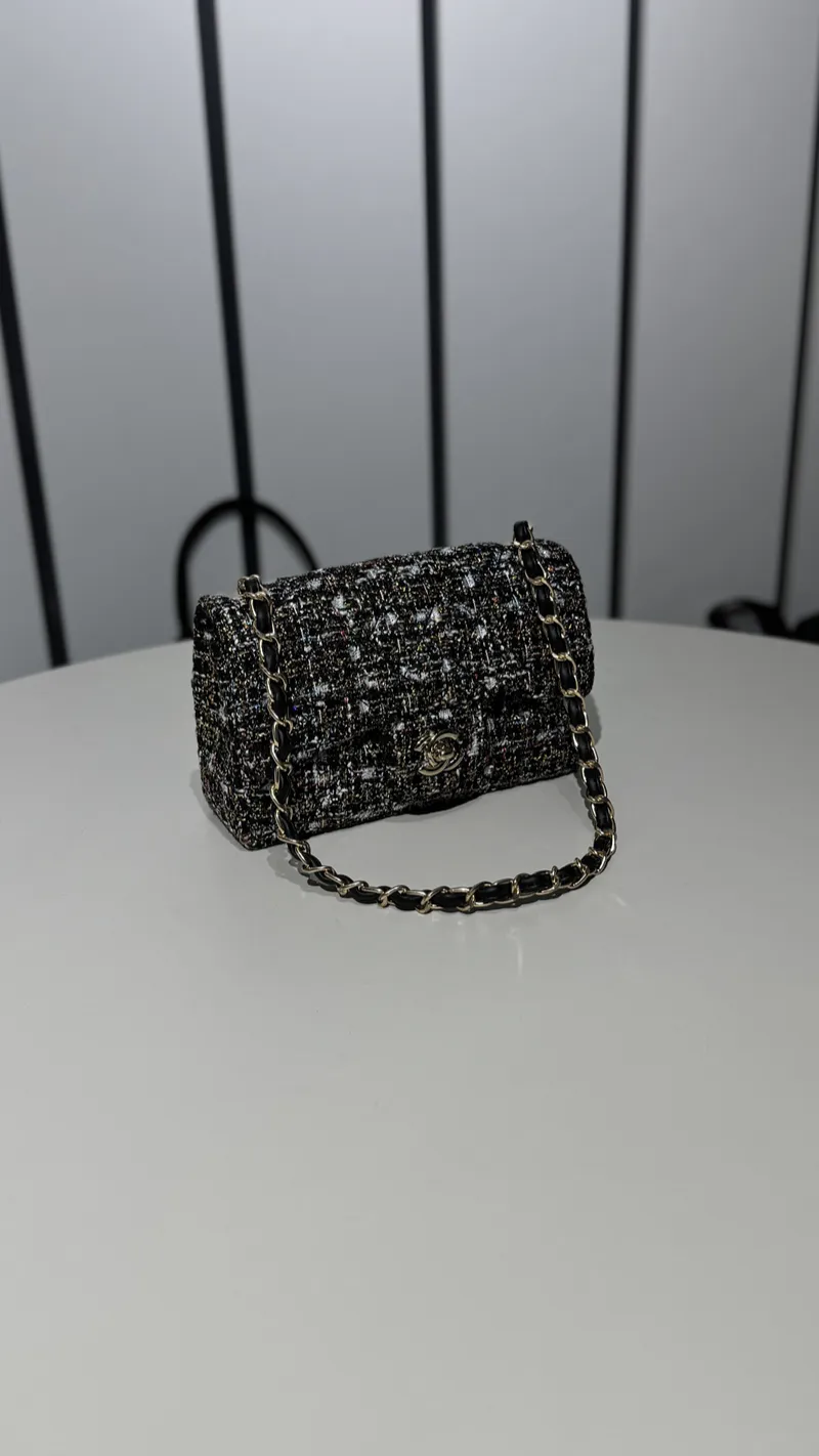 Chanel flap bag 1.75 