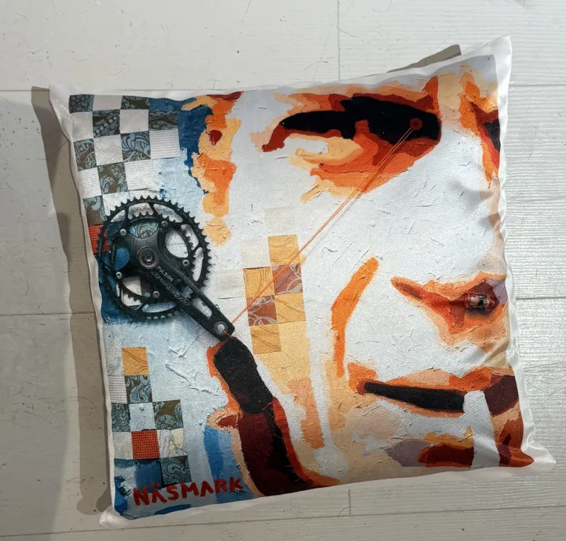 ecommerce.upsell.product_image_alt