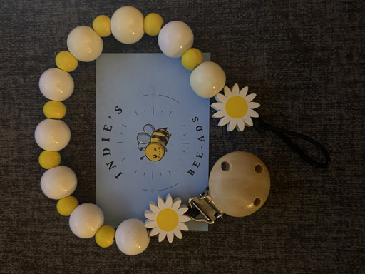 Wooden Bead Daisy Dummy Clip 