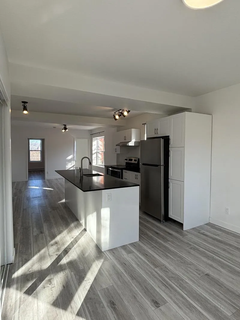 ecommerce.upsell.product_image_alt