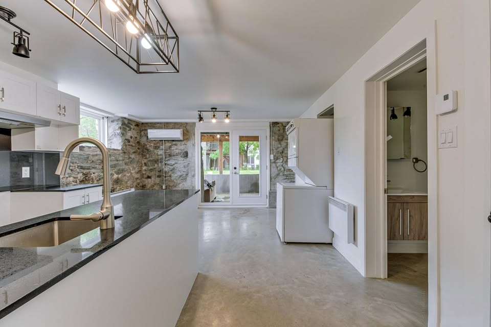 ecommerce.upsell.product_image_alt