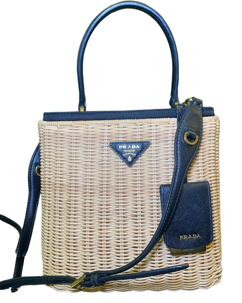 ecommerce.upsell.product_image_alt