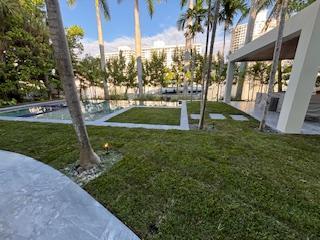 ecommerce.upsell.product_image_alt