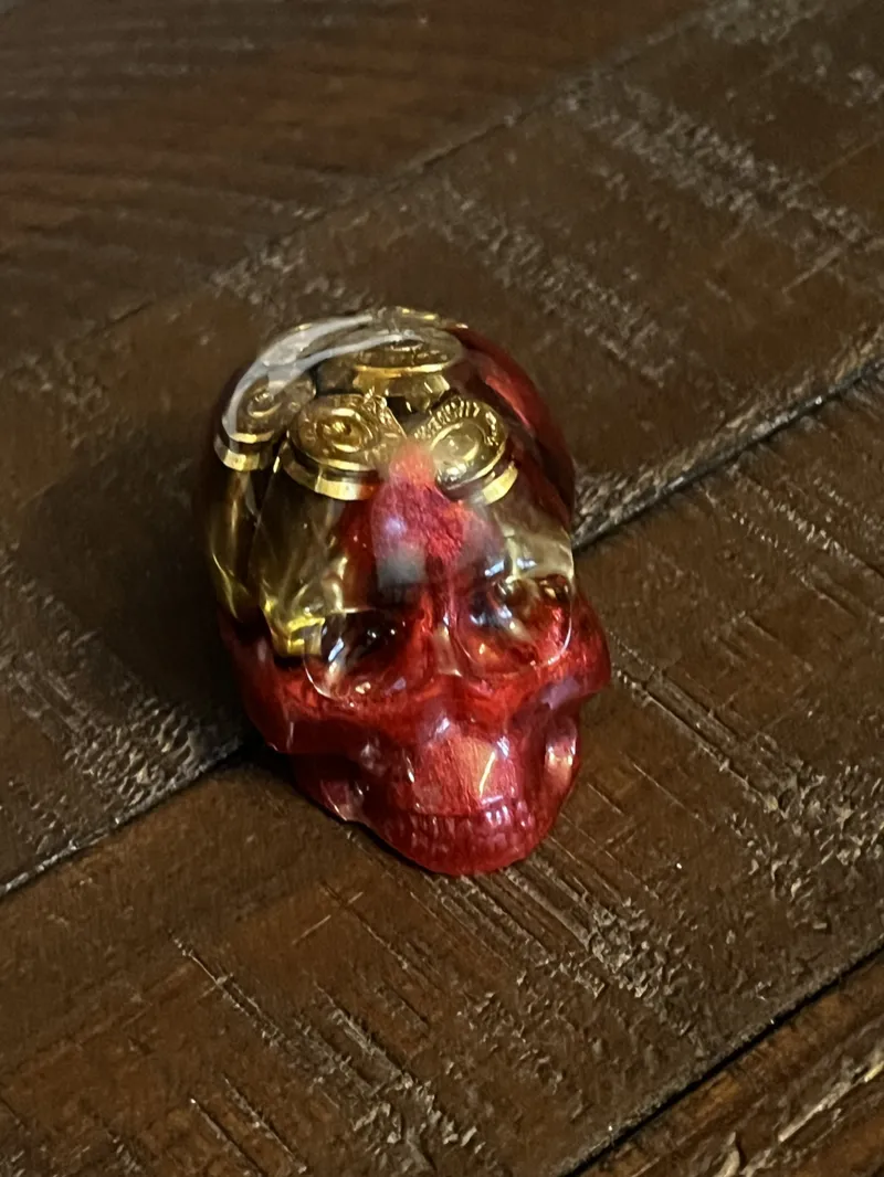 Bullet Casing Resin Skull – Red, Mini