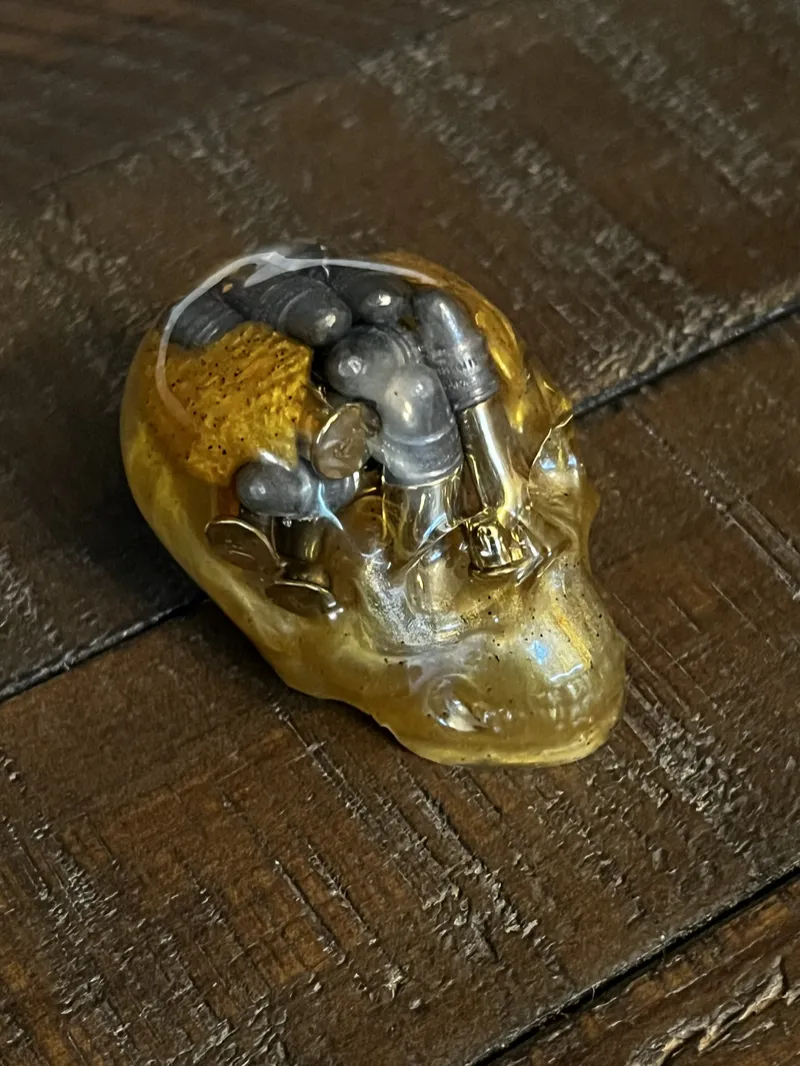 Bullet Casing Resin Skull – Gold, Mini