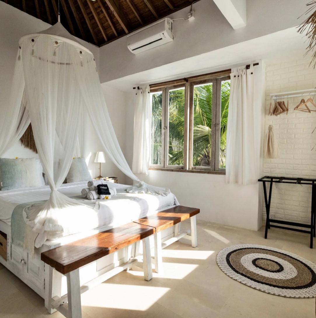 ecommerce.upsell.product_image_alt