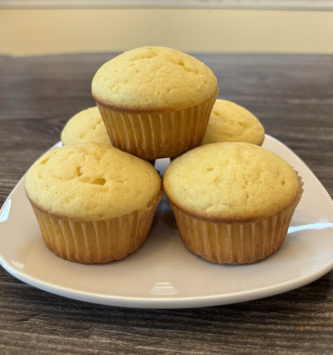 Vanilla Cupcakes w/Buttercream Icing 
