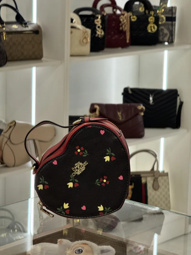 ecommerce.upsell.product_image_alt