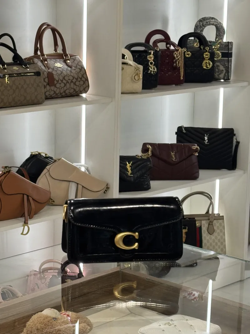 ecommerce.upsell.product_image_alt