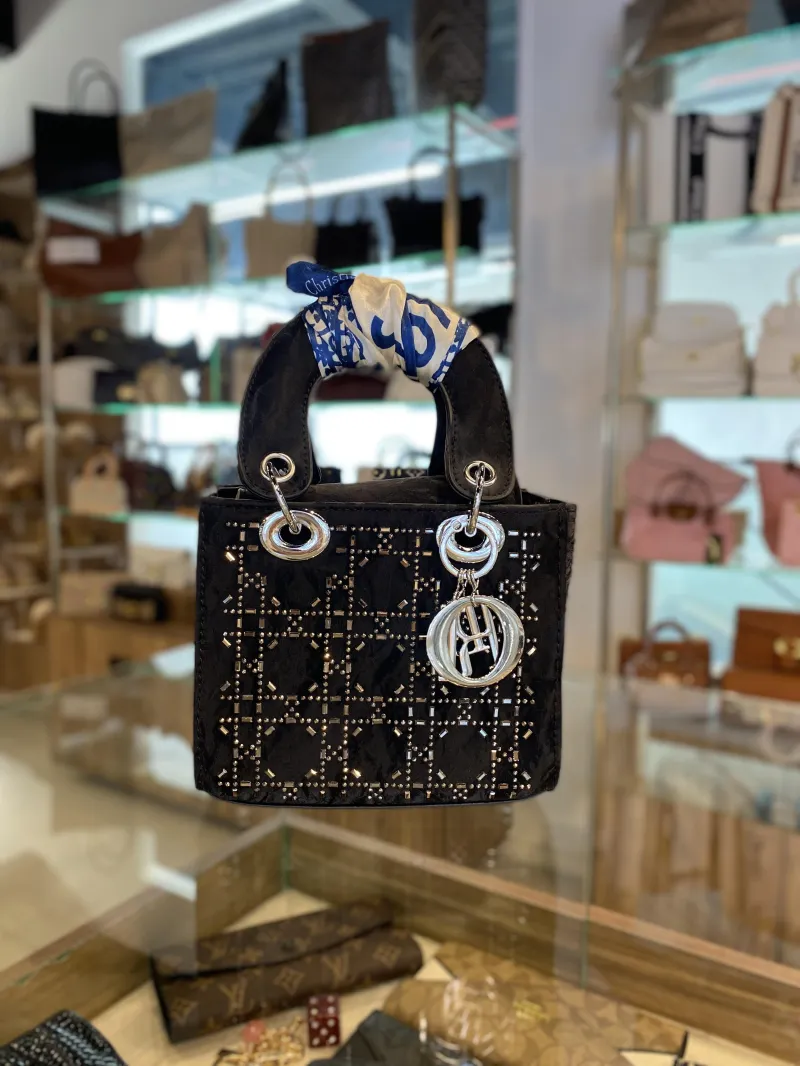 ecommerce.upsell.product_image_alt