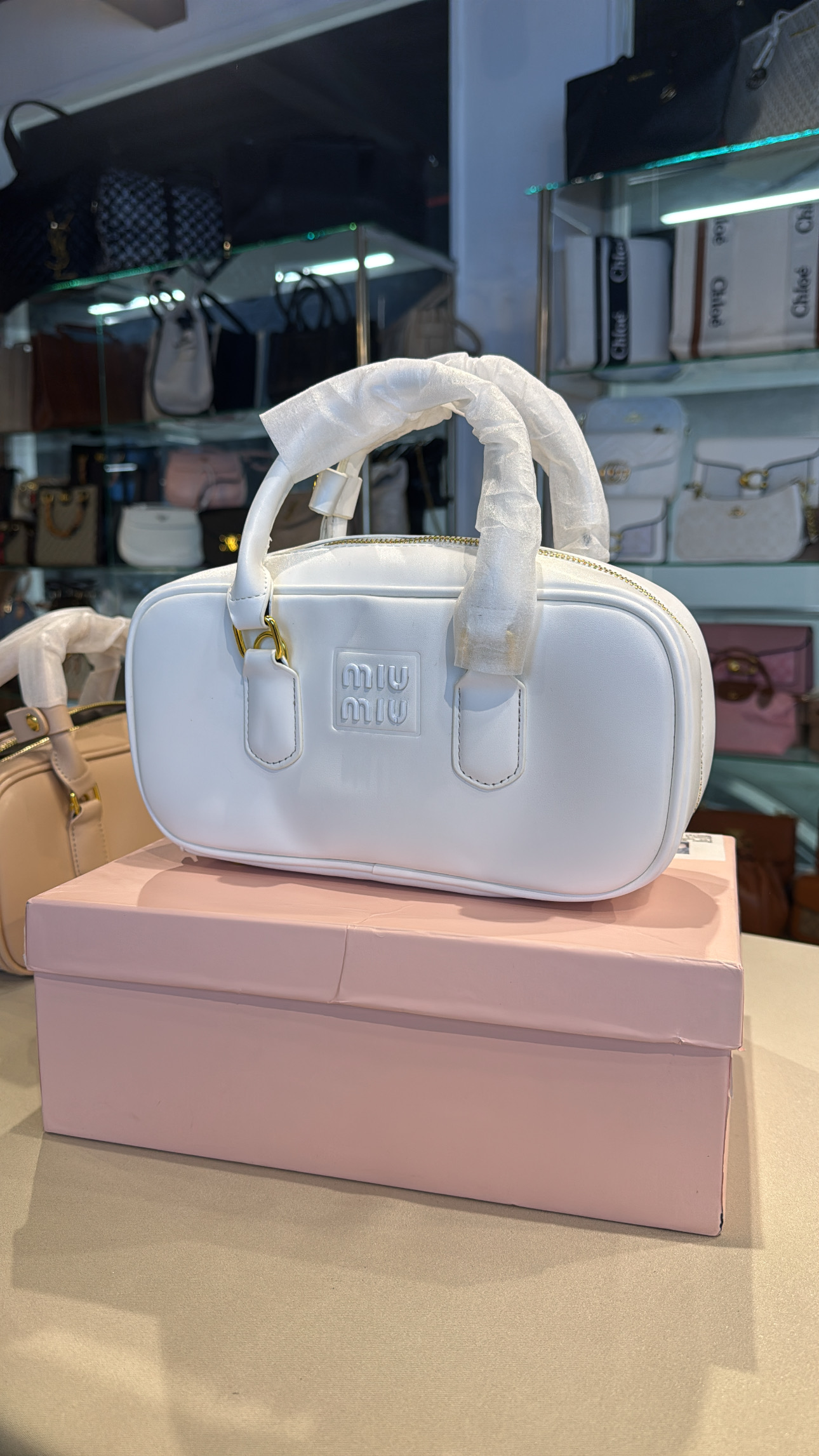 ecommerce.upsell.product_image_alt