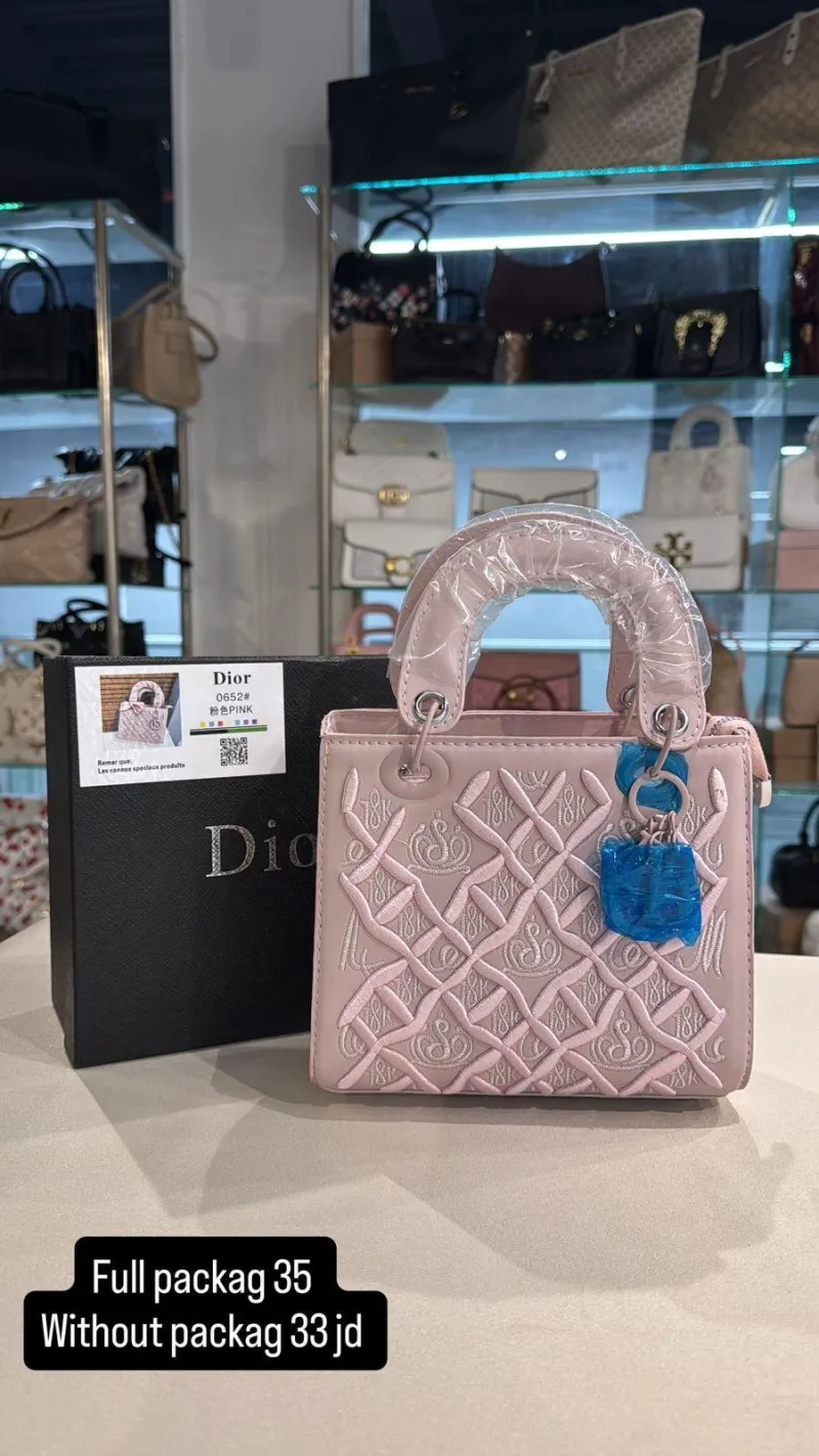 ecommerce.upsell.product_image_alt