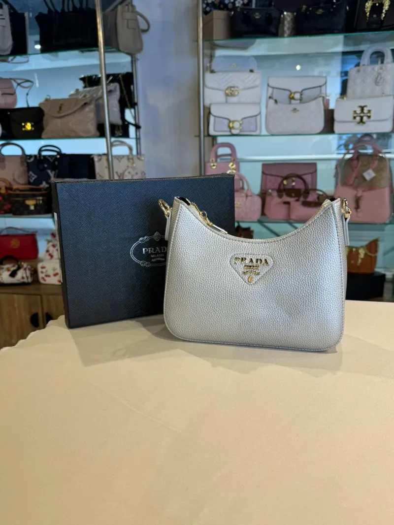 ecommerce.upsell.product_image_alt