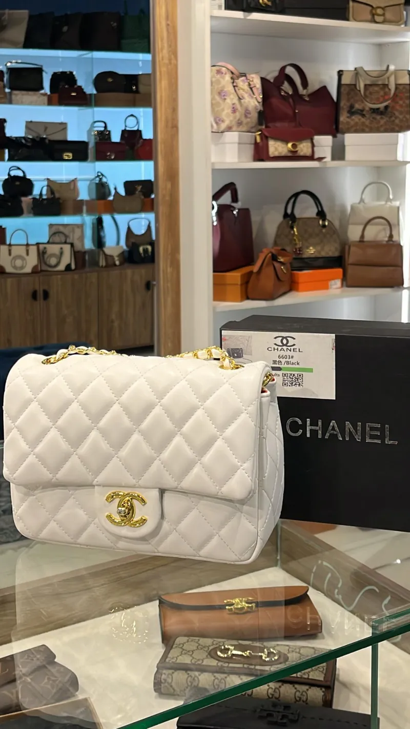 ecommerce.upsell.product_image_alt