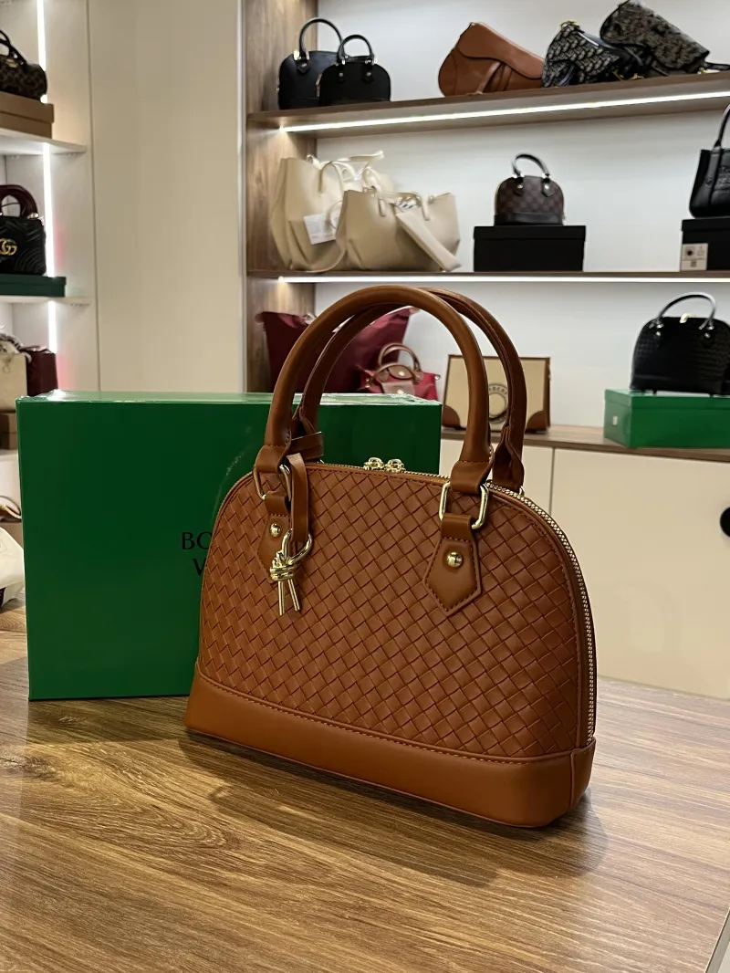 ecommerce.upsell.product_image_alt