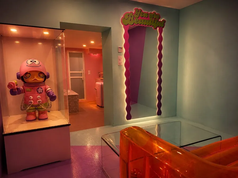 Miroir You are Beautiful et figurine de la Suite Paradise