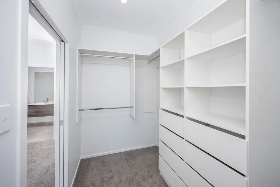 Walk-in wardrobe, Lot 11 Thorncombe Park, Te Awamutu