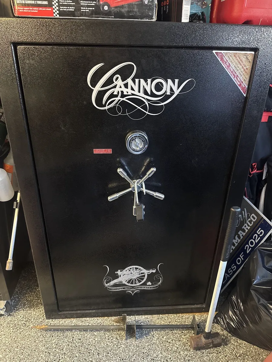 Cannon gun safe with a dial lock