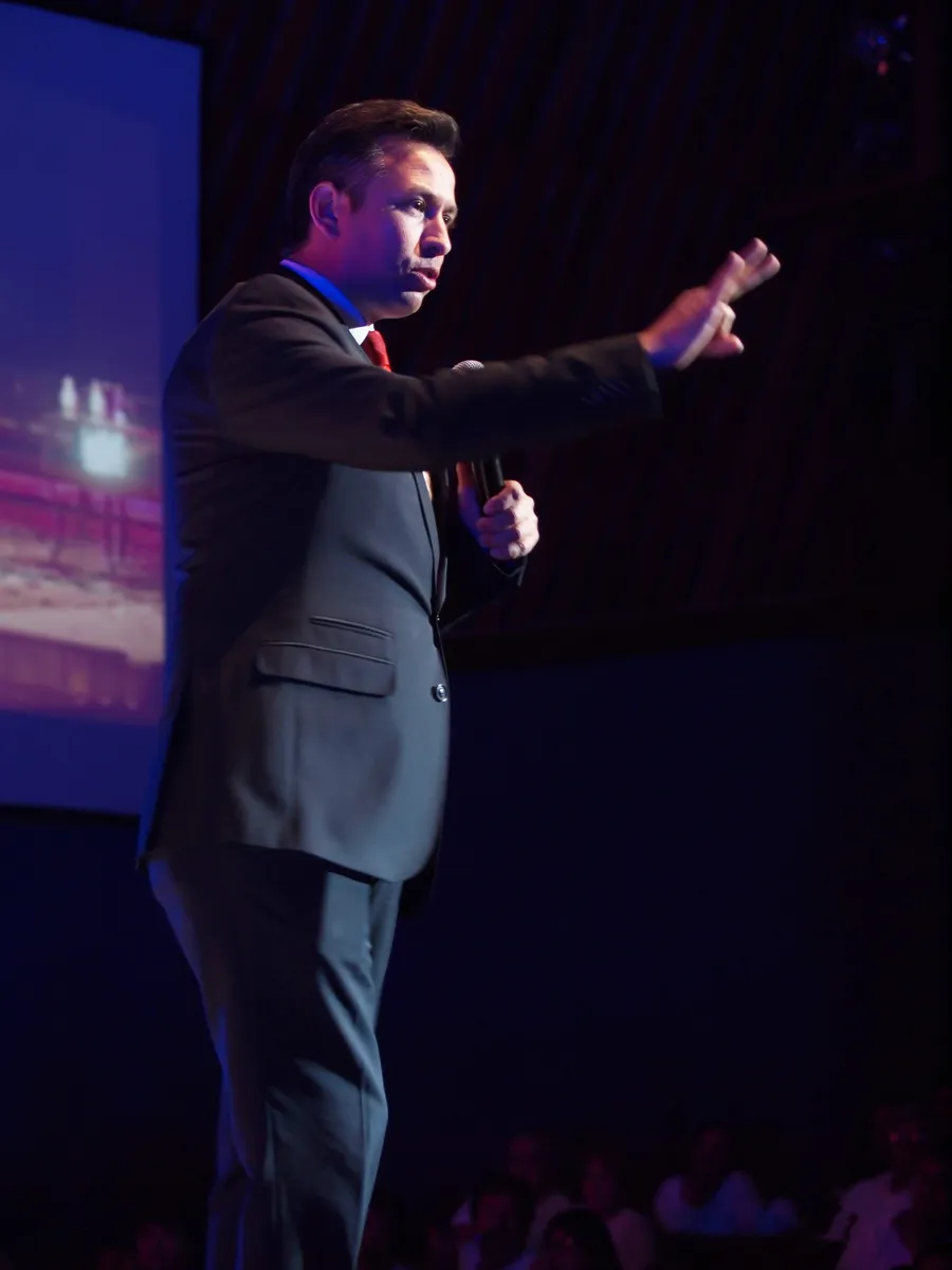 René Mantecón en escenario