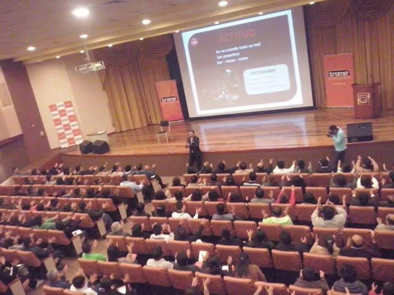 Evento corporativo con René Mantecón