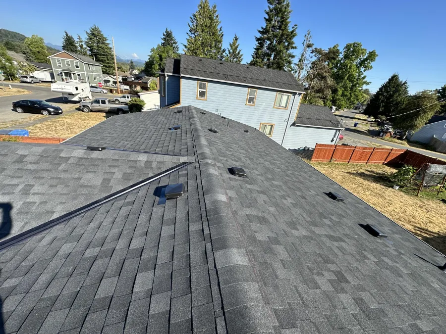 New charcoal asphalt shingle roof installed by BSR Constructions LLC on a Seattle home