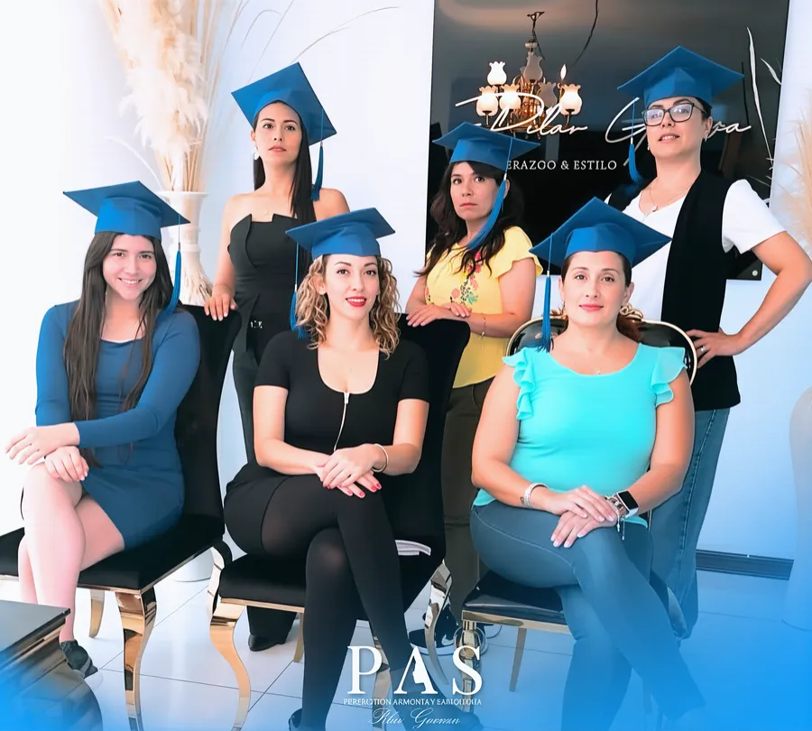 Egresadas PAS en ceremonia de graduación
