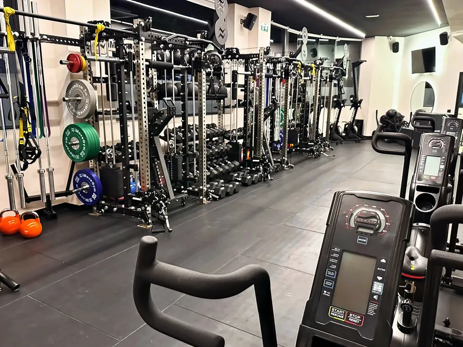 Sala de entrenamiento de fuerza de iMove Torrejón