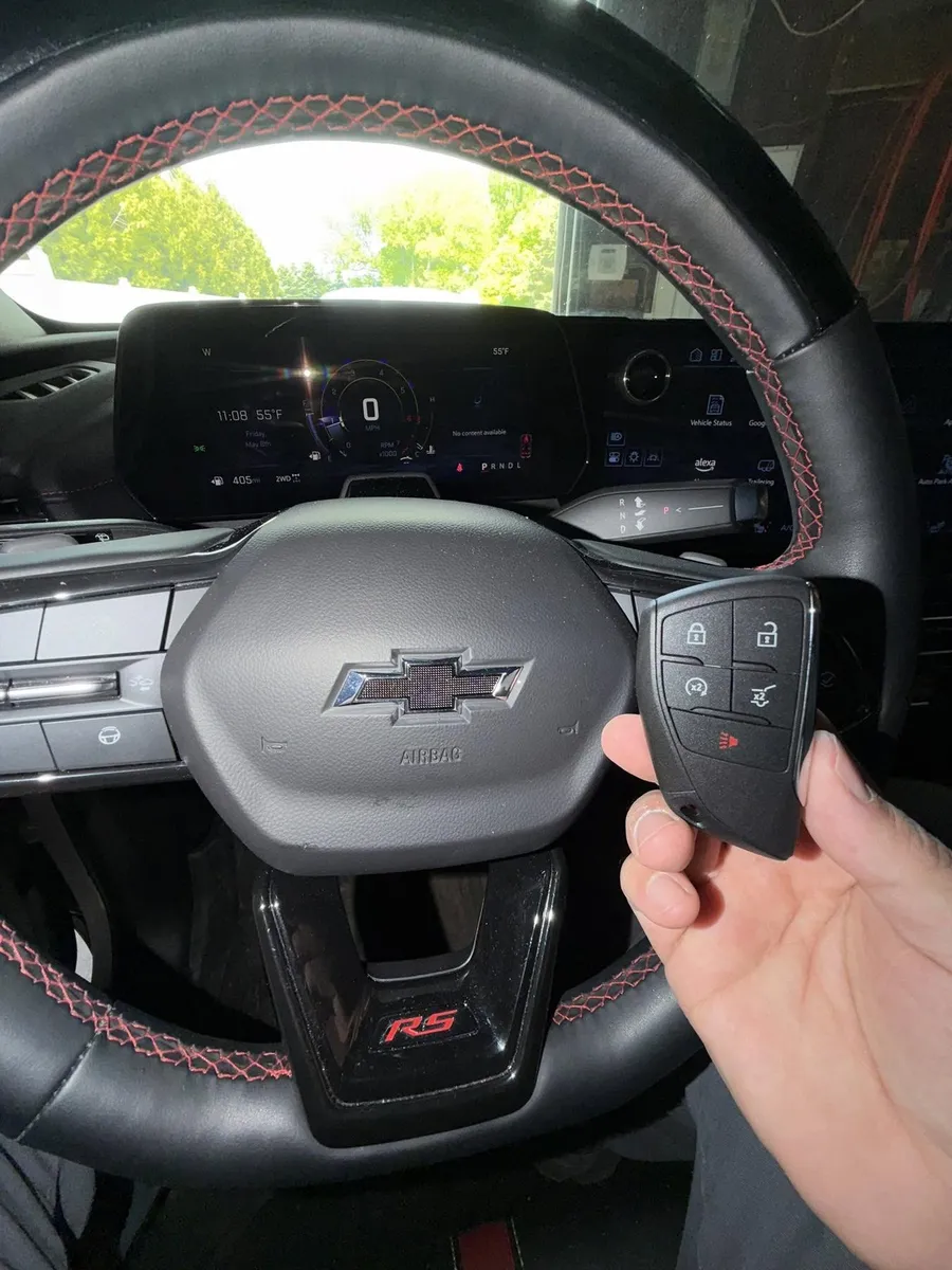 Smart key at the steering wheel of a Chevrolet RS
