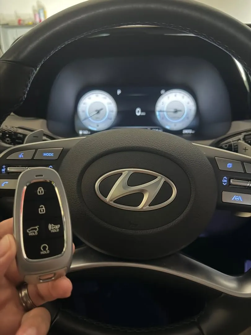 Hyundai smart key at the steering wheel
