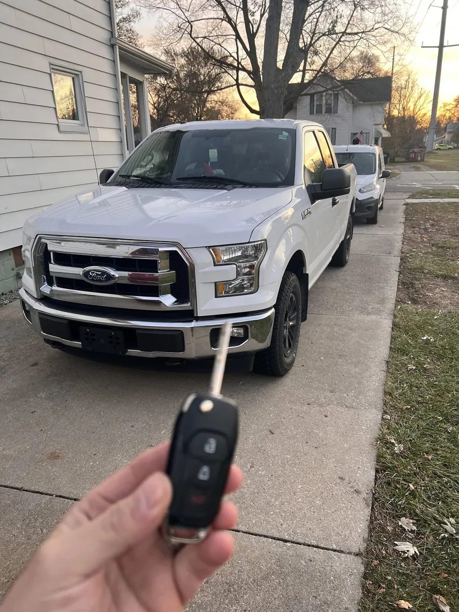 Flip key for a white Ford F-150