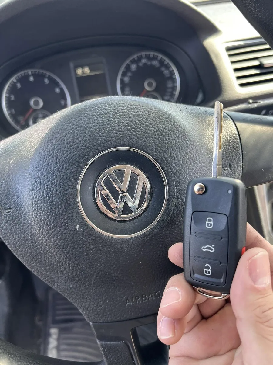 Volkswagen flip key at the steering wheel
