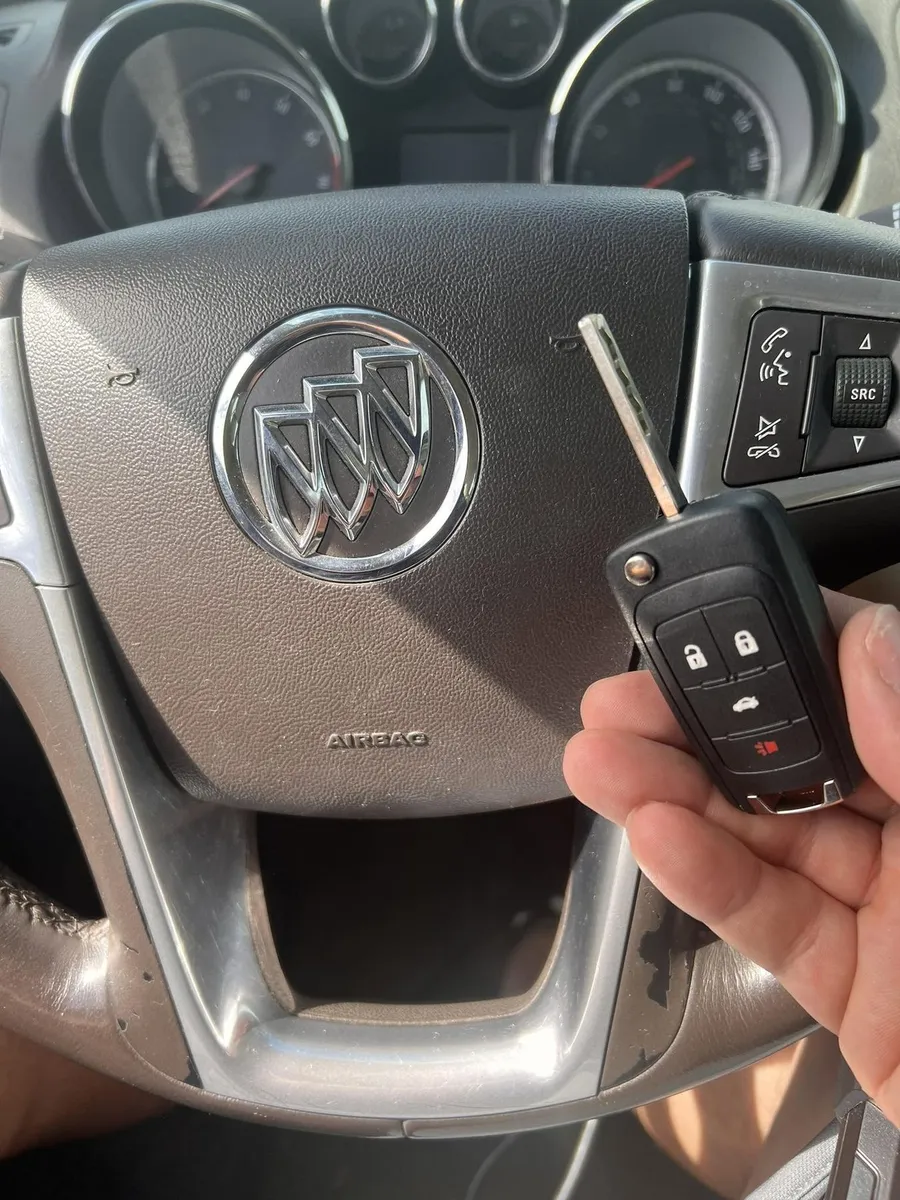 Buick flip key at the steering wheel