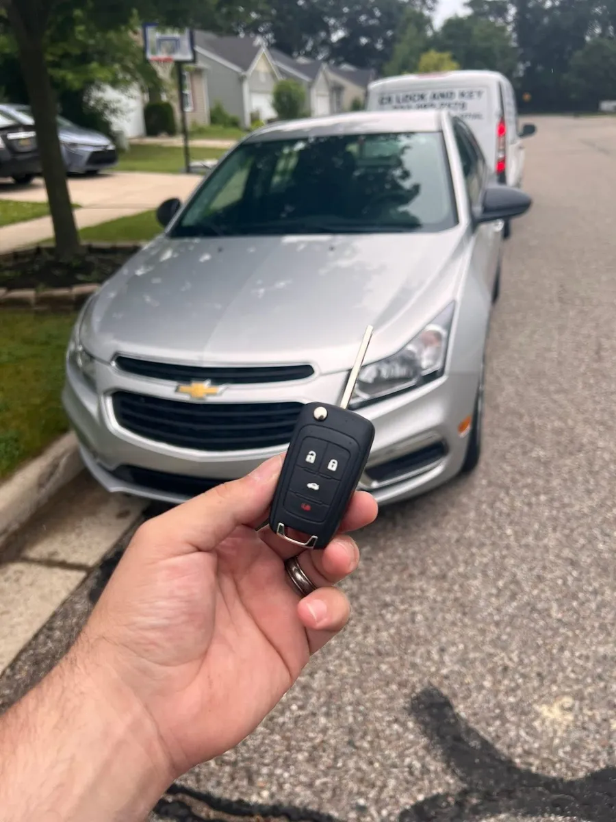Flip key for a silver Chevrolet Cruze, with the CS Lock and Key van
