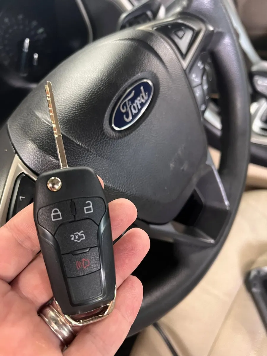 Ford flip key at the steering wheel