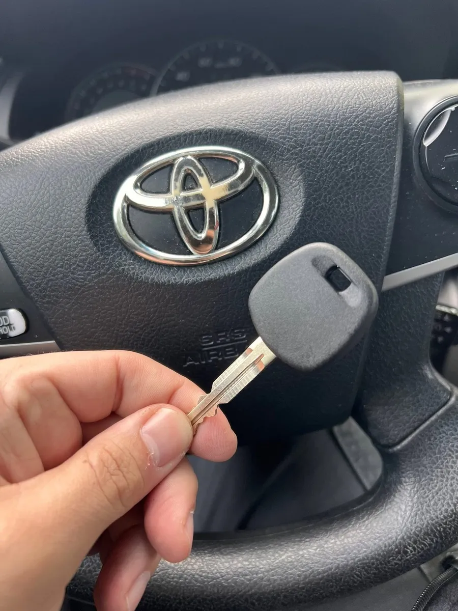 Toyota transponder key at the steering wheel