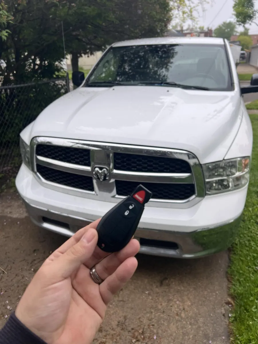 Remote key for a white Ram 1500