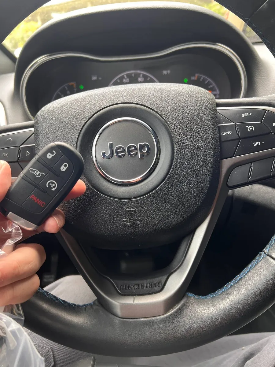 Jeep smart key at the steering wheel
