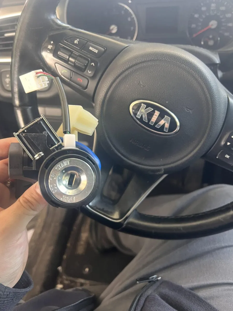 Kia ignition lock removed from the steering column
