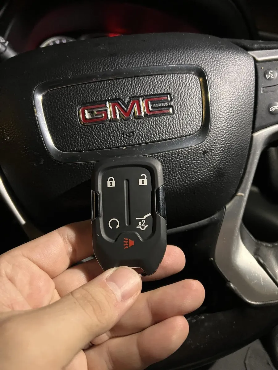 GMC smart key at the steering wheel