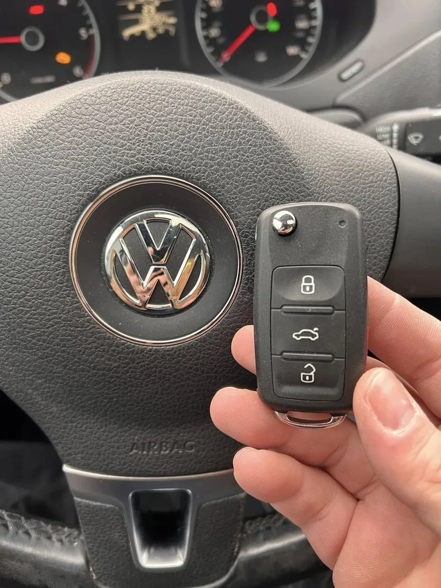 Volkswagen flip key at the steering wheel