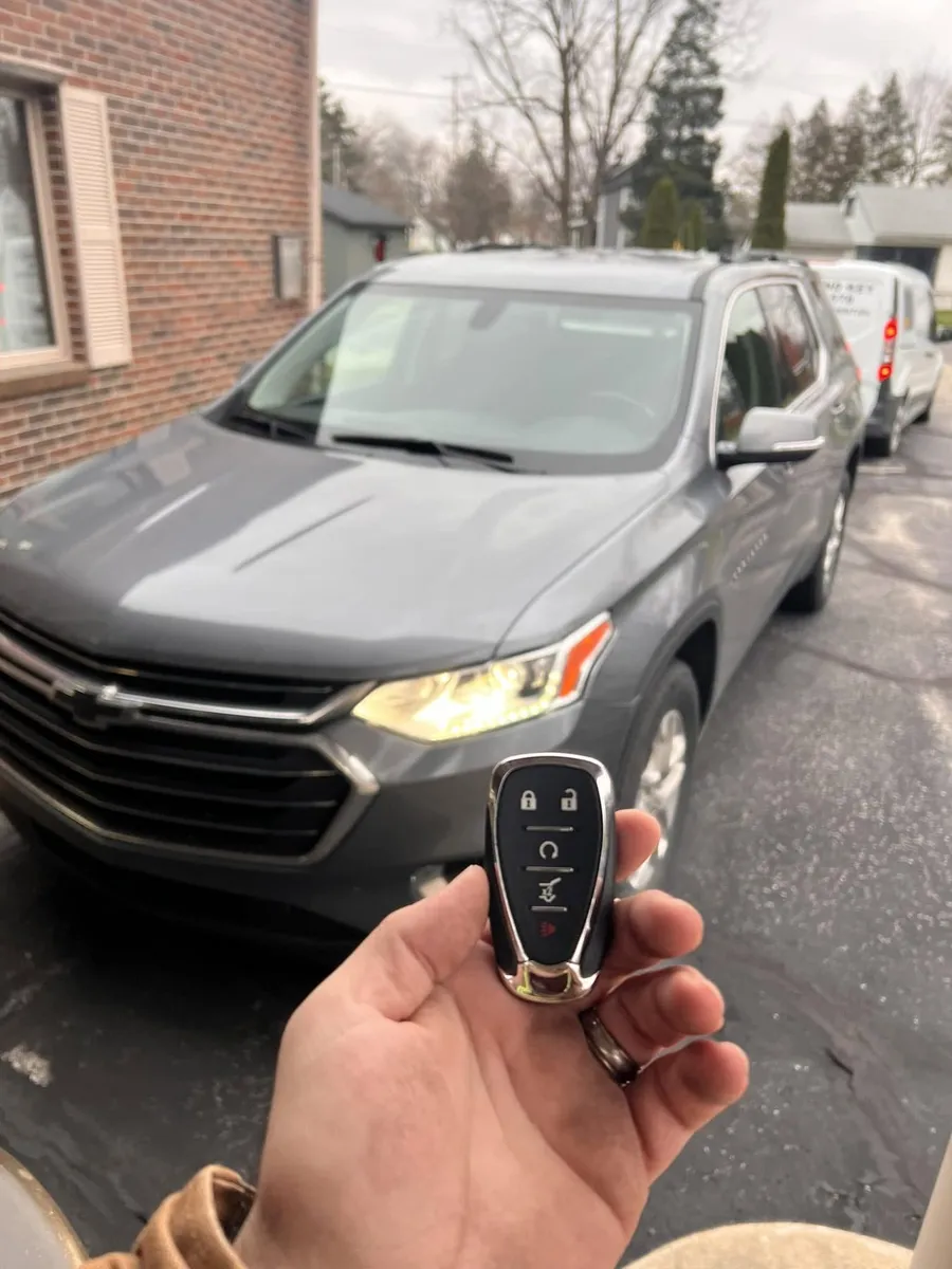 Smart key for a gray Chevrolet Traverse