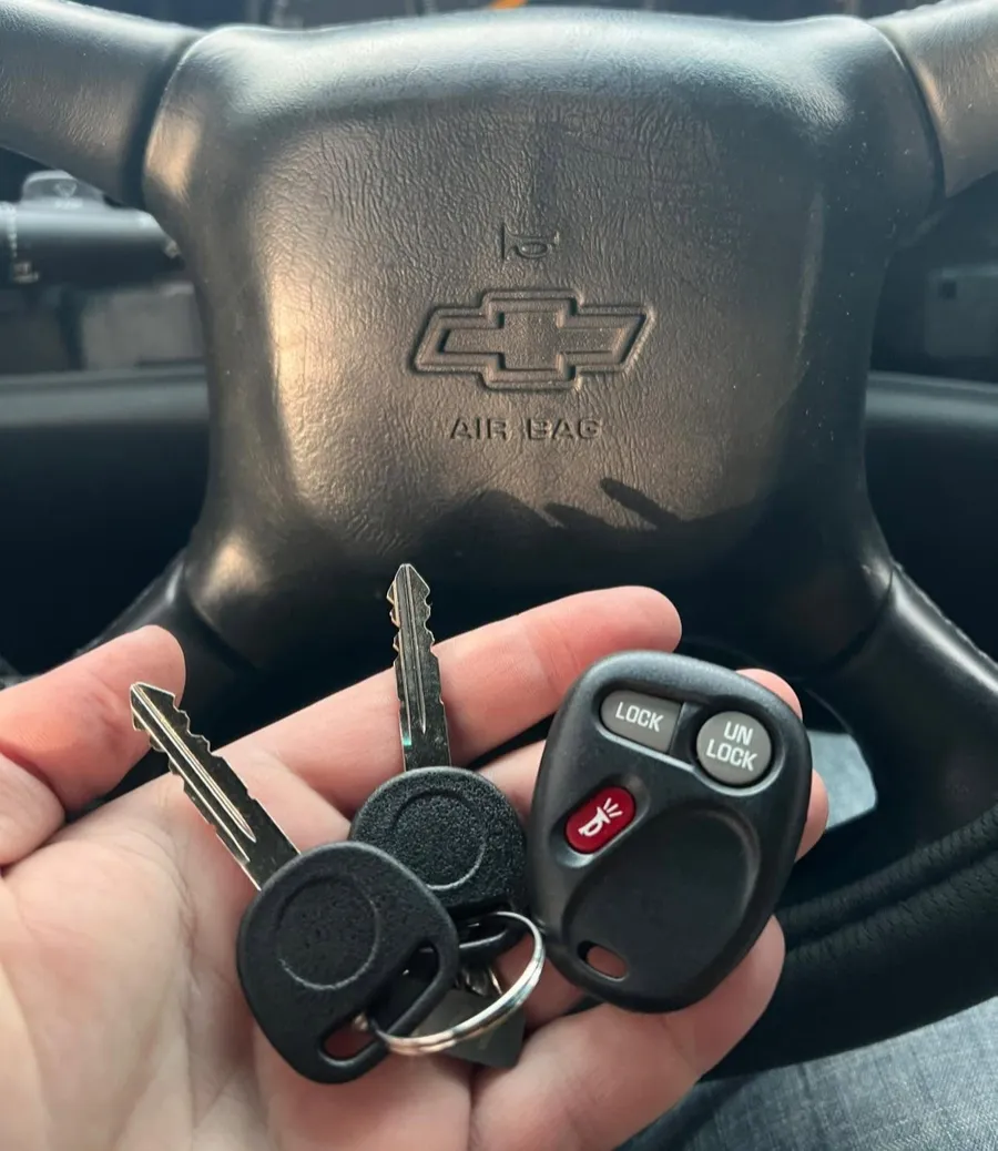 Chevrolet keys and remote